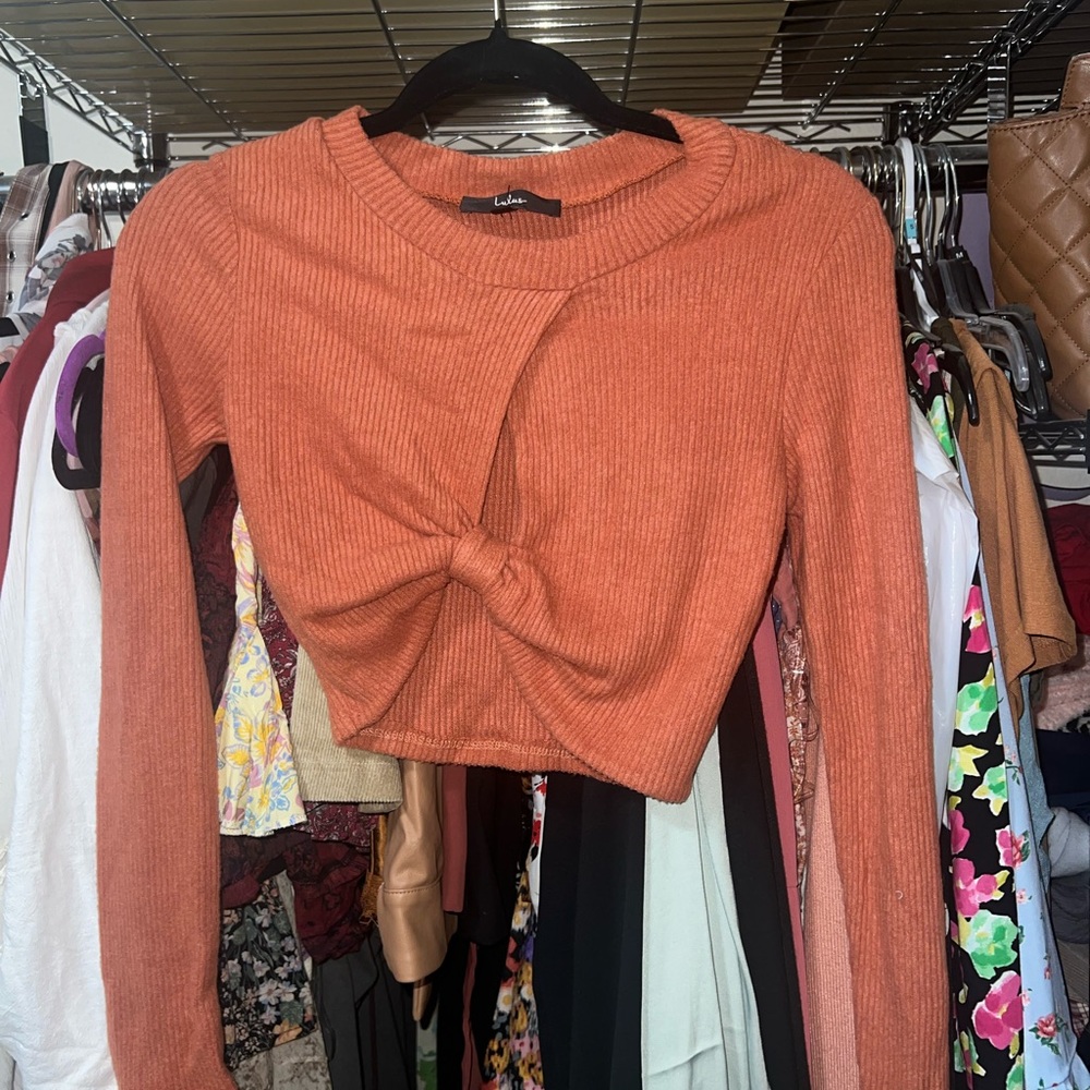 NWOT Lulu's Rust Ribbed Knot Front Crop Top